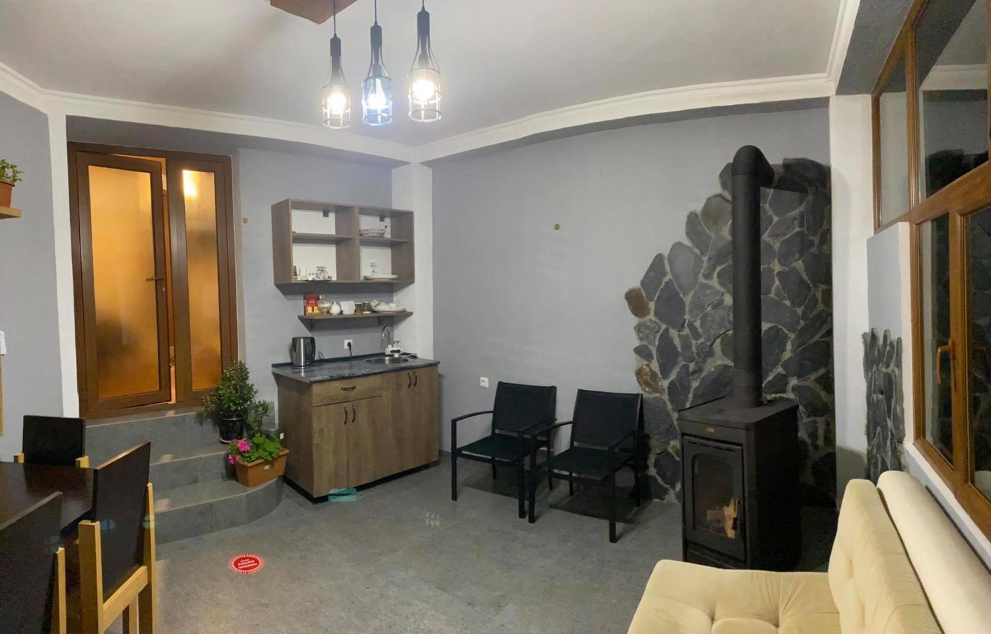 Guest House Nikala ميستيا المظهر الخارجي الصورة