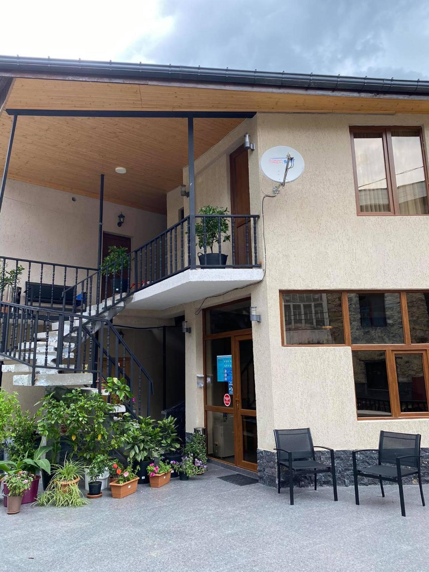 Guest House Nikala ميستيا المظهر الخارجي الصورة