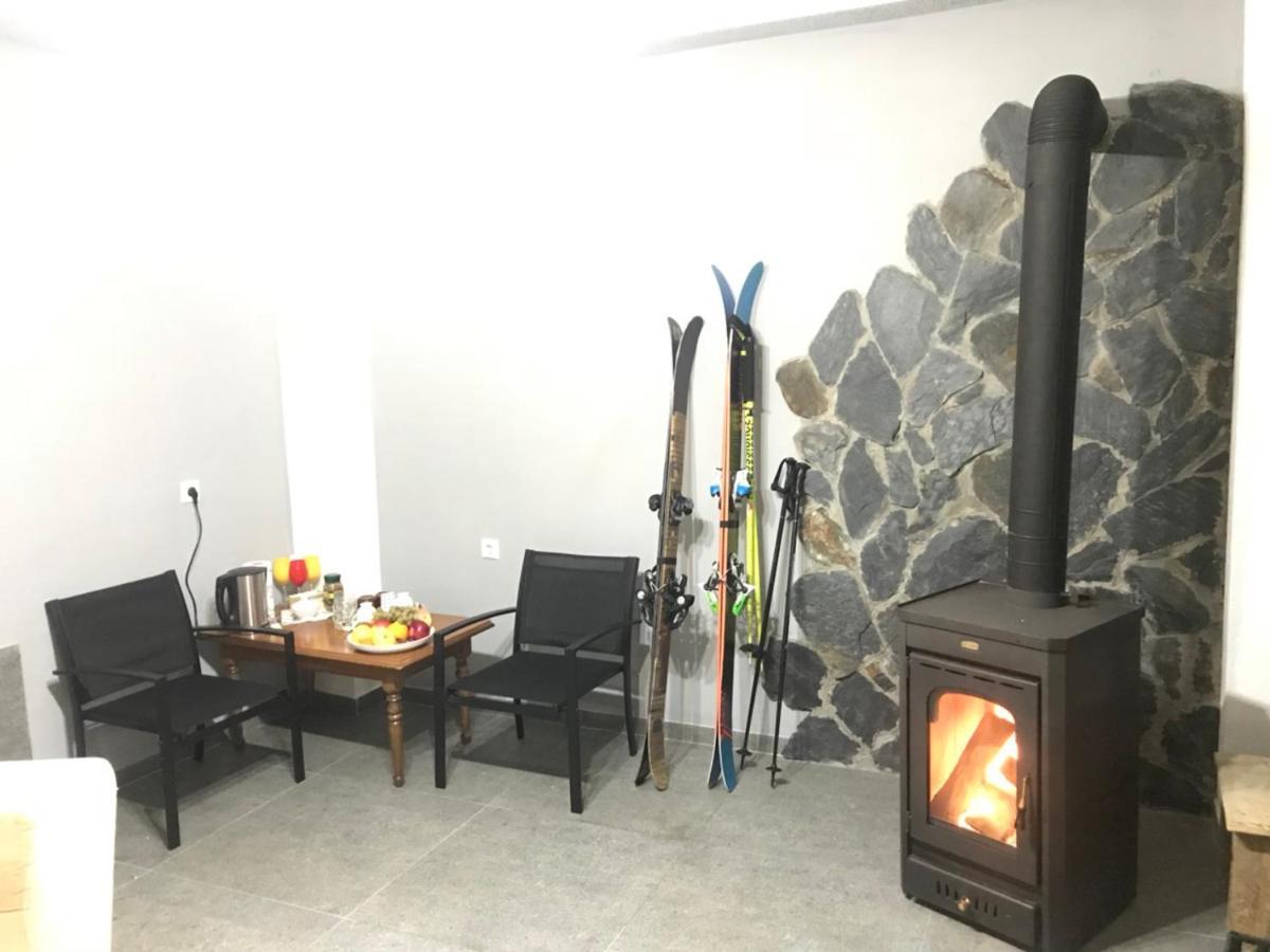 Guest House Nikala ميستيا المظهر الخارجي الصورة
